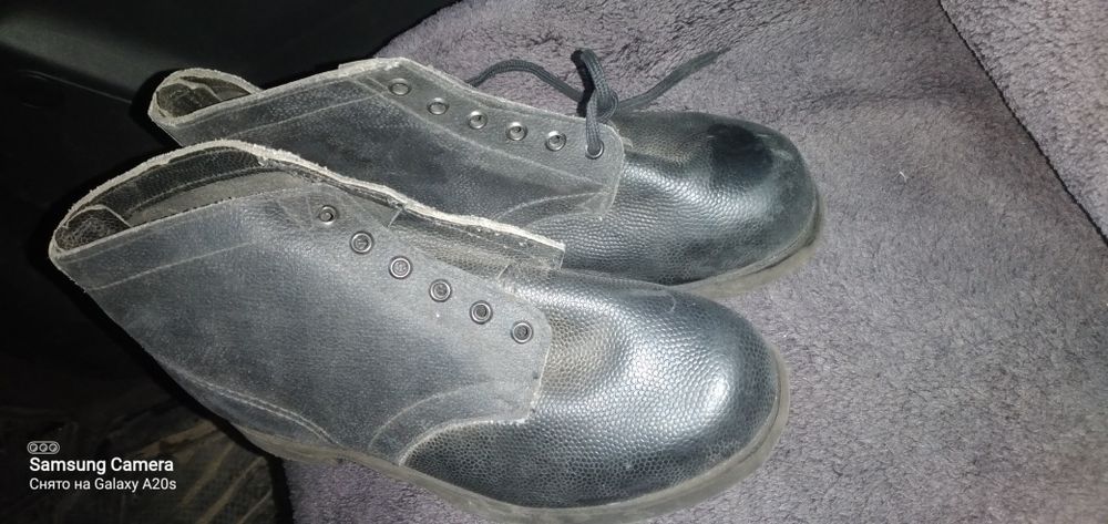 Продам спец обувь ботинки