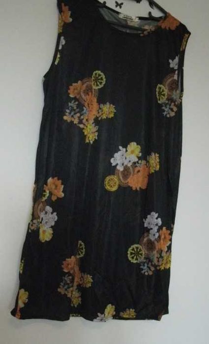 Compleu de lux, nou - fara eticheta, marimea 48