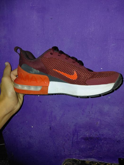 Adidași NIKE originali 42-41