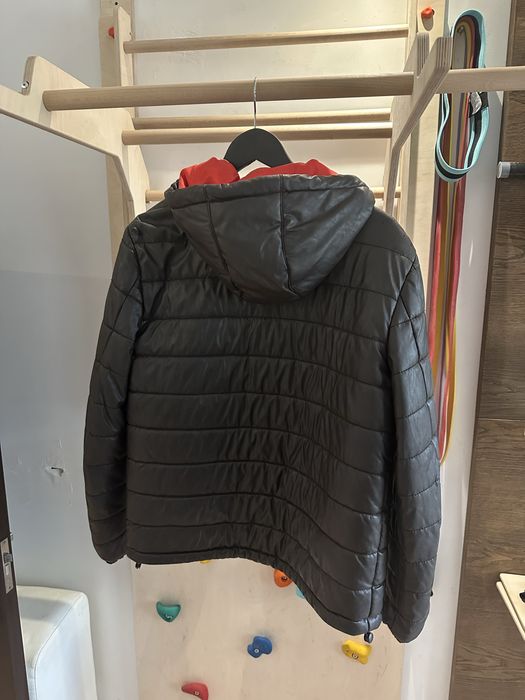 Продавам оригинално яке на Armani