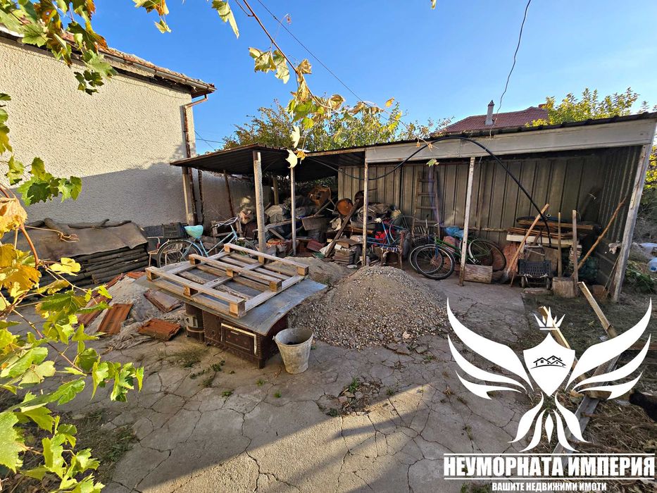 Двуетажна вила/къща 80РЗП в 400кв.м двор в с.Дълбок Извор