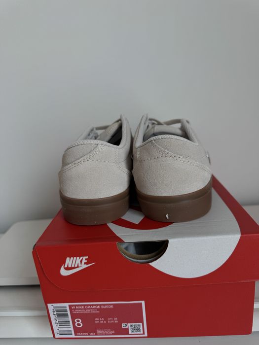 Кроссовки Nike, новые , р- р 38.5-39