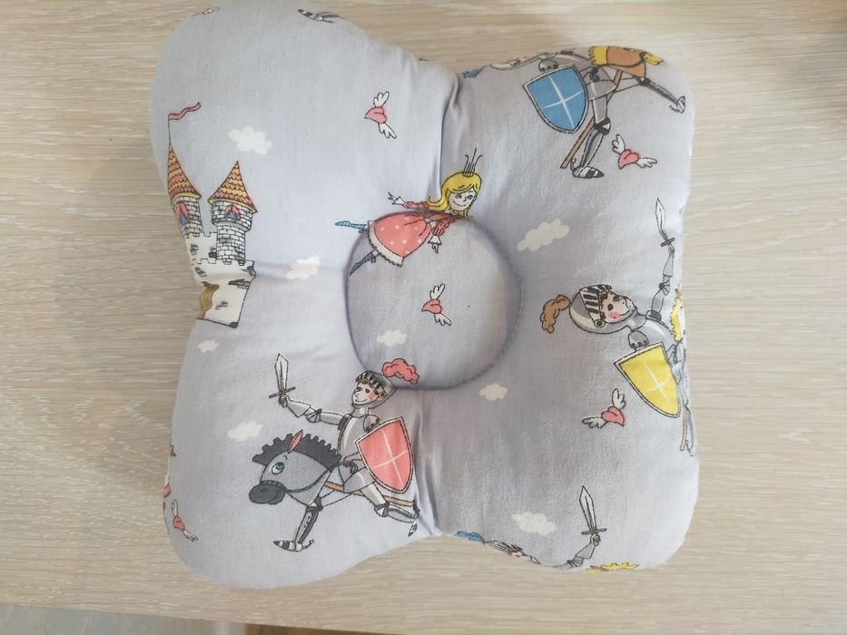 Детские вещи (комбинезон, игрушки))