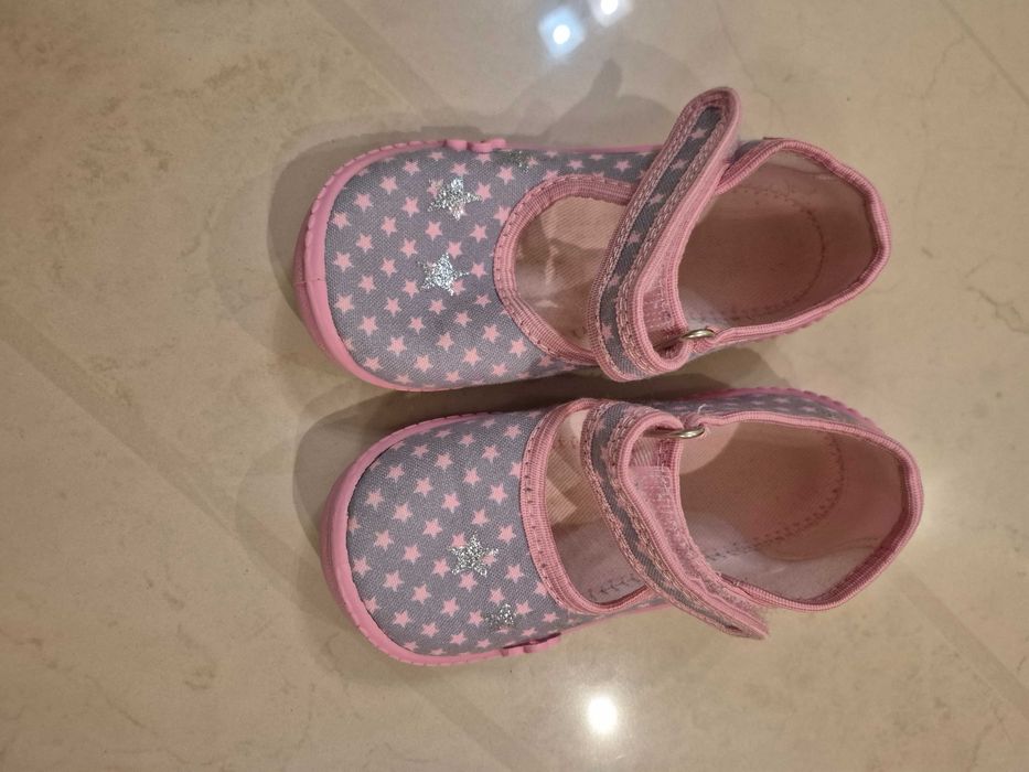 Пантофи 3 броя/обувки