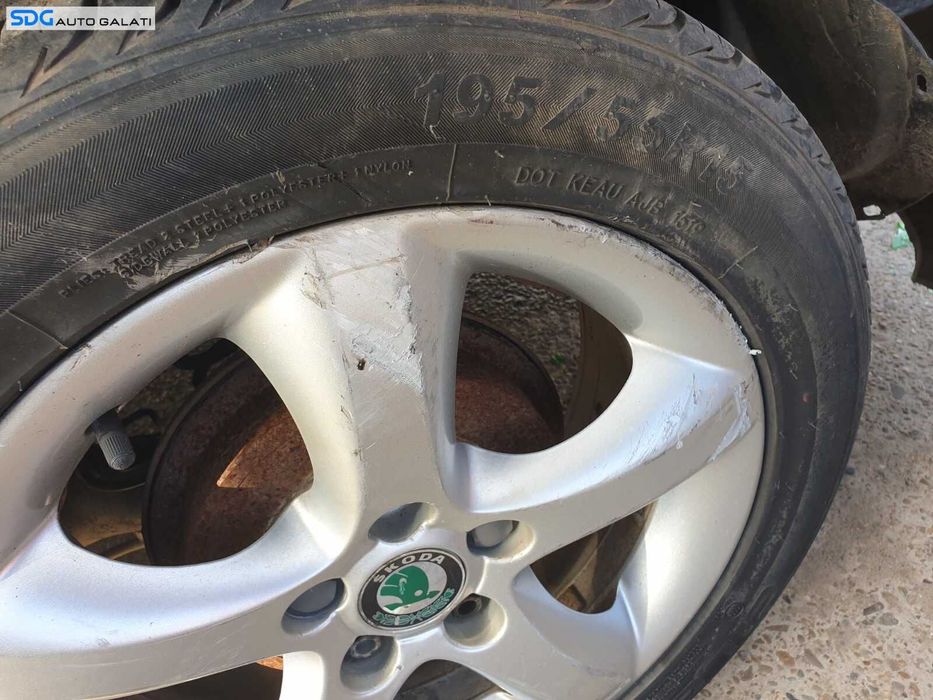 Set 4 Jante Aliaj 5x112 195 55 15 R15 cu Anvelope Vara Dot 2019 Skoda Fabia 2 2007 - 2015 [C2063]