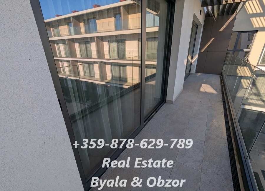 Обзаведен двустаен апартамент с морска гледка на първа линия