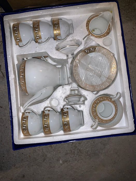 Продается чайный сервис.