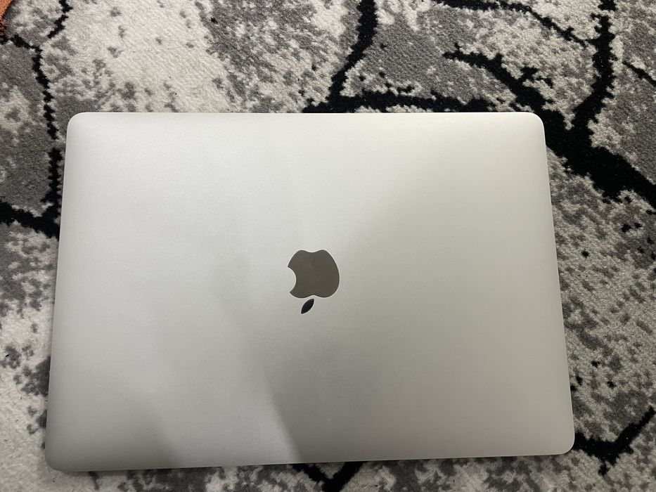 Macbook air M1 8/256 GB