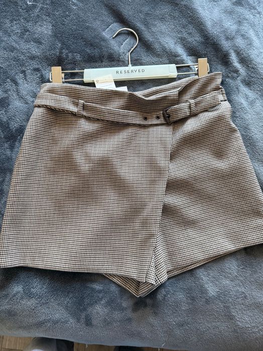 Сако с къси панталони