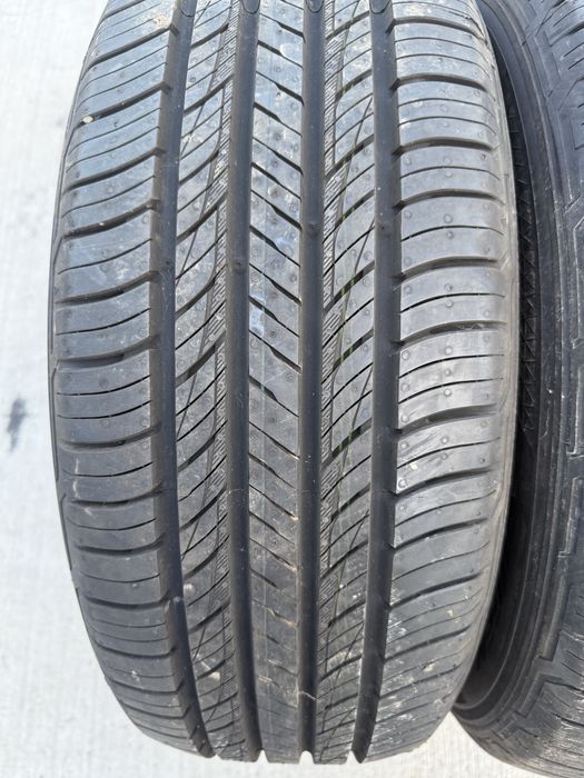 Doua anvelope vara 245/65 R 17 Kumho