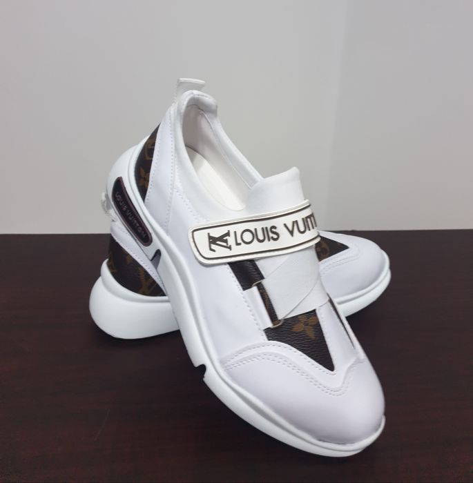 Pantofi sport. Pret 80 lei