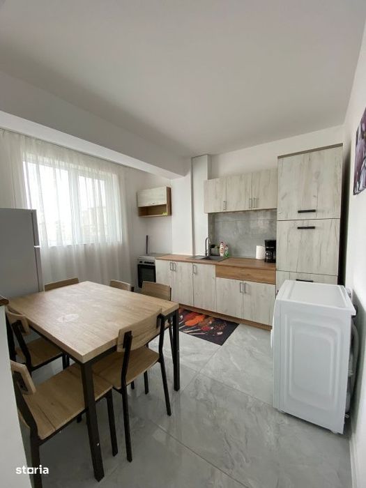 Apartament 4 camere decomandat, 110 mp, zona Consul, Utilitati incluse