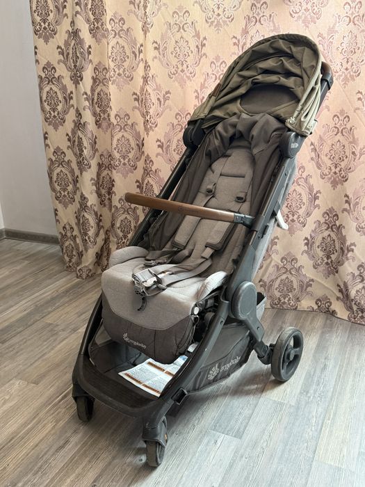 Коляска Ergobaby Delux+