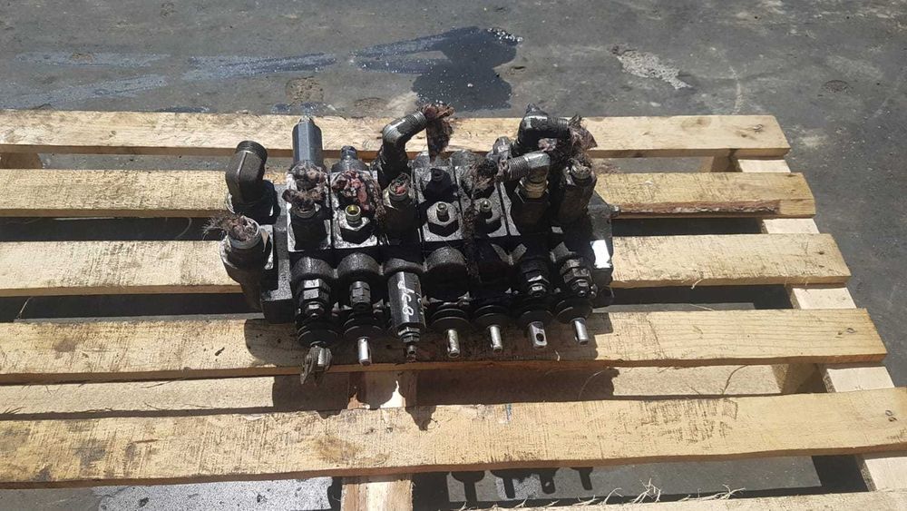 Distribuitor hidraulic comenzi spate JCB 4CX