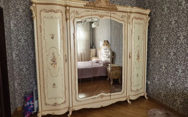 Продам спальный гарнитур