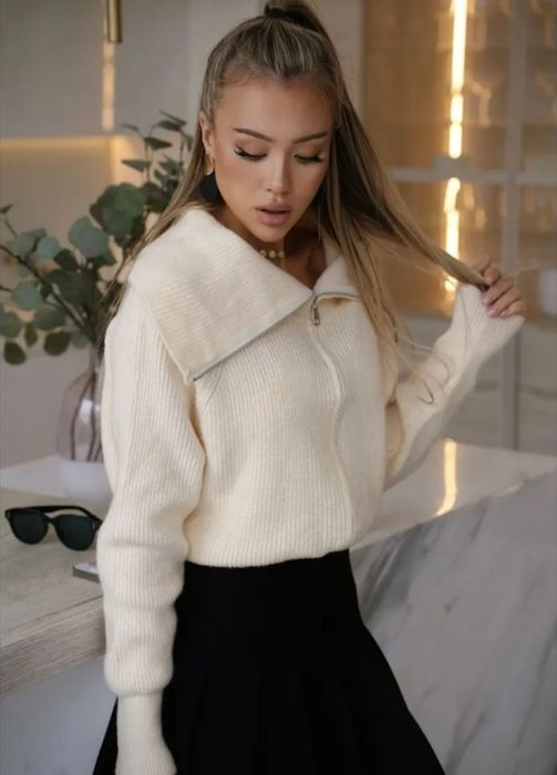 Хороший тёплый свитер.