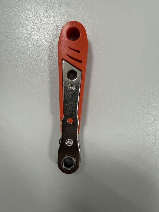 Продам компактную мини-трещотку под биты