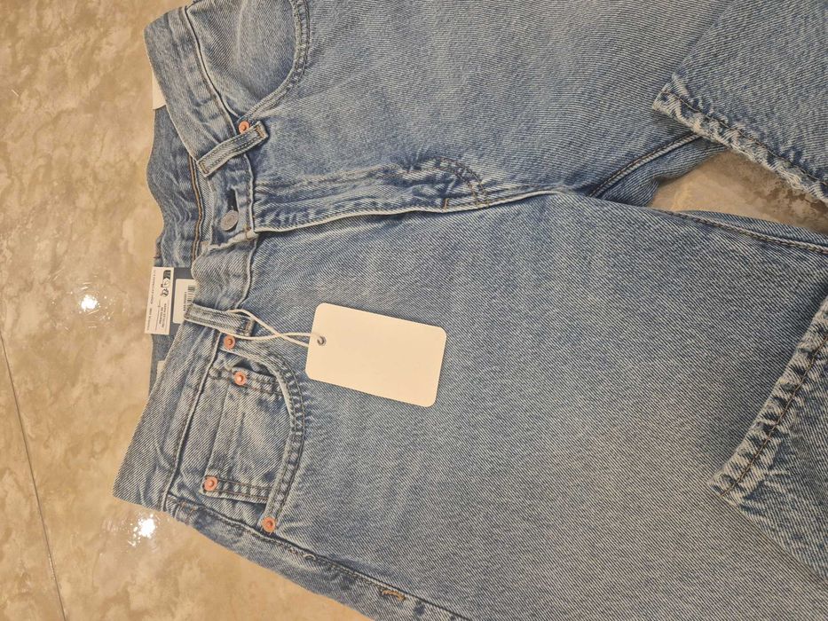 Джинсы Levi strauss