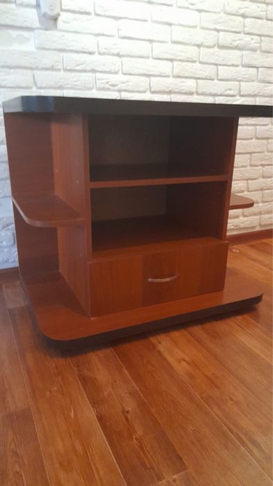 Тумбочка под       телевизор