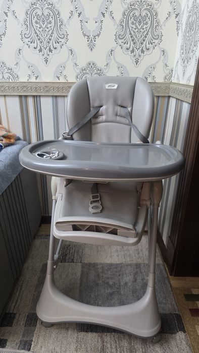 Детский стульчик для кормления