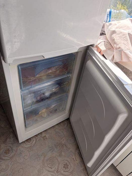 Продам холодильник