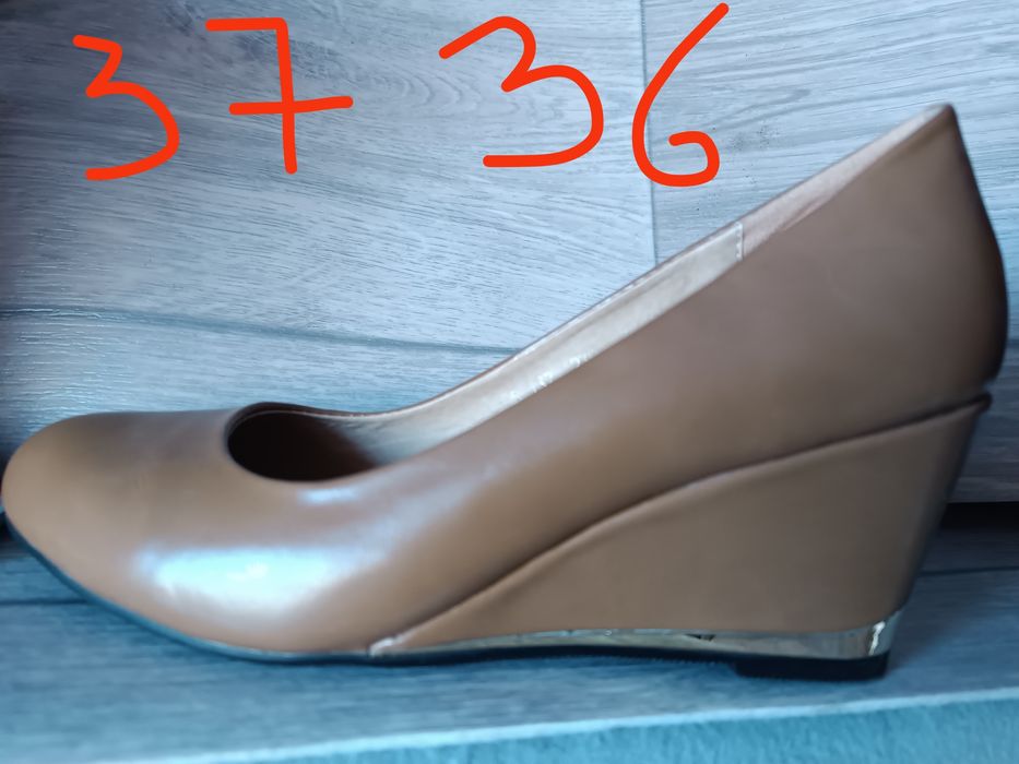 Распродажа новой обуви