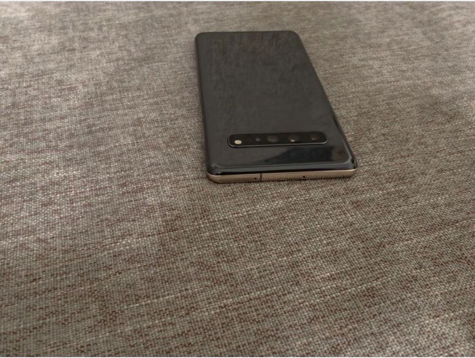 Самсунг С10 5 дж