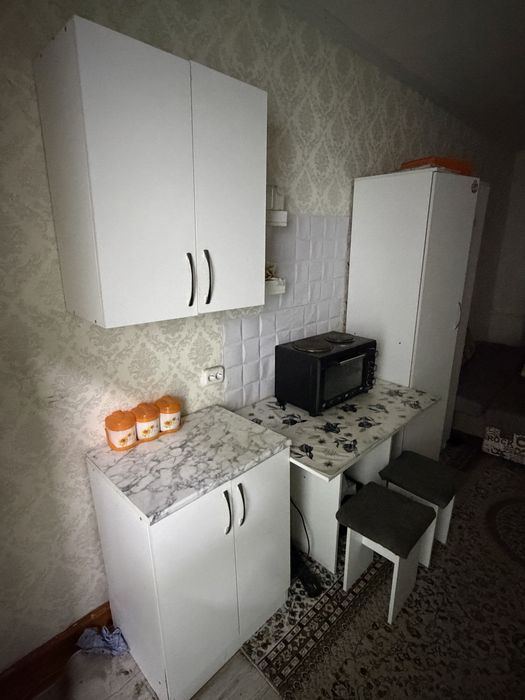 Кухонный шкаф, стол