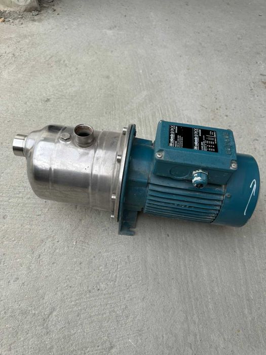 Продавам италианска водна помпа Калпеда