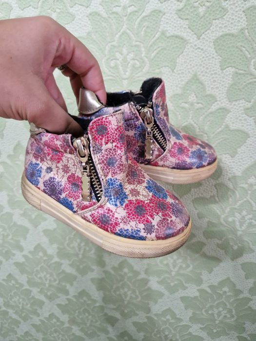 Сапожки для девочки