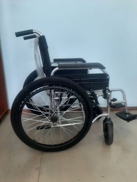 Продаётся инвалидная коляска..