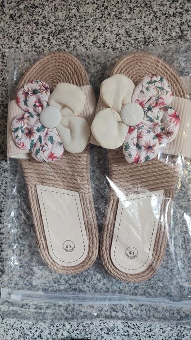 Чисто нови сандали и чехли