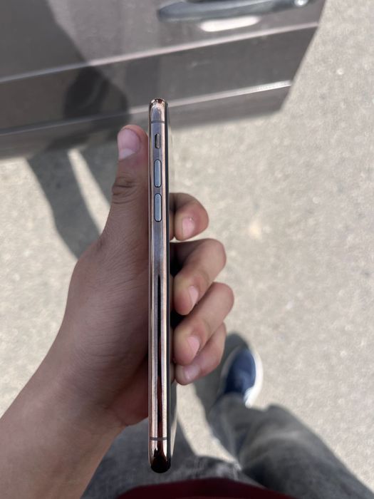 Продам айфон xs