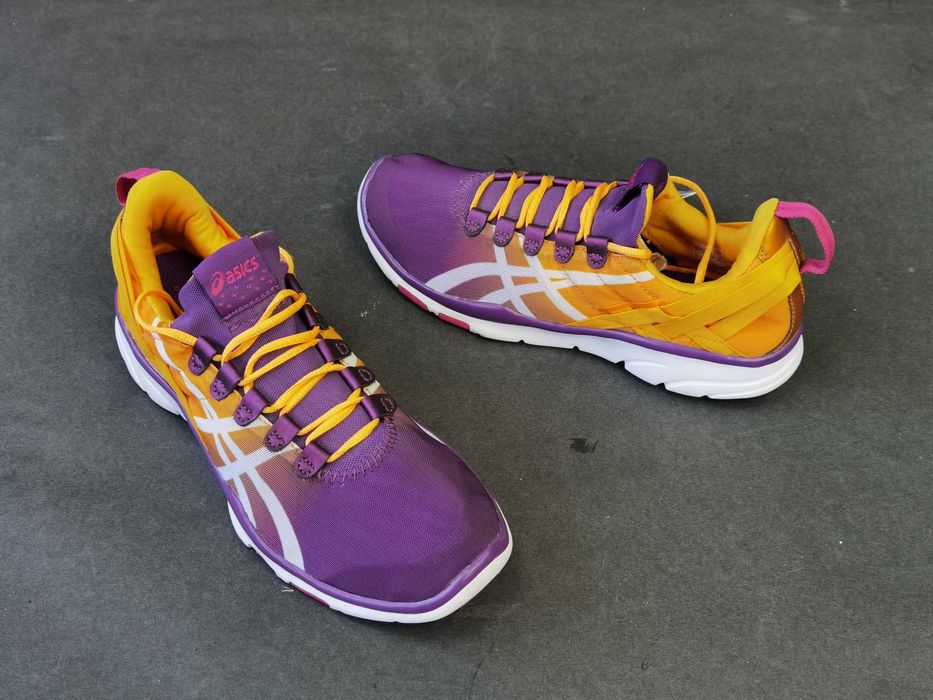 Adidasi  alergare 39 40  sal fitness ghete munte  ASICS 140 Eur  NOI