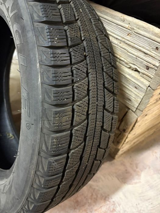 Авто щины 4 шт б/у