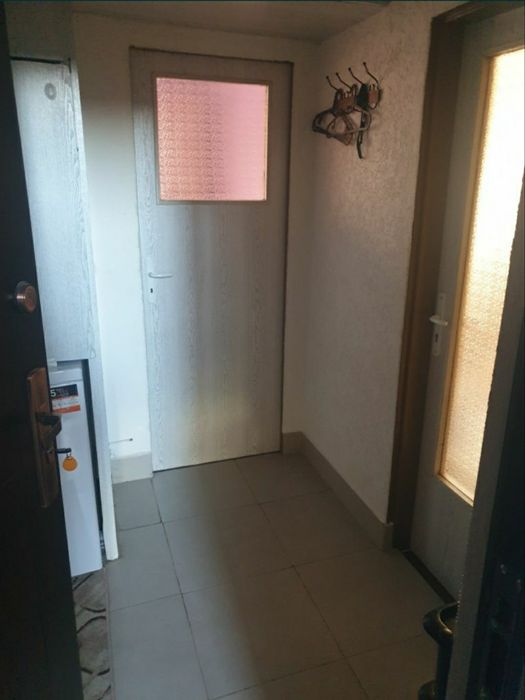 Продава се Двустаен апартамент в Хасково, Център - 43 кв.м за 1175 €/кв.м - Снимка #2