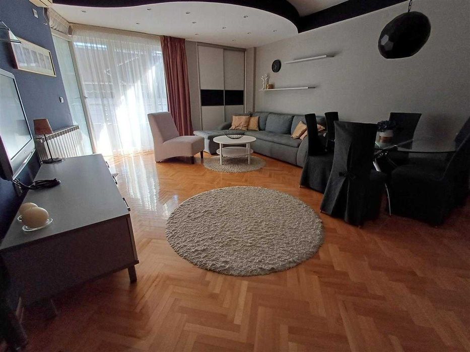 Дава се под наем Многостаен апартамент в Пловдив, Кючук Париж - 98 кв.м за 453.9 € - Снимка #8