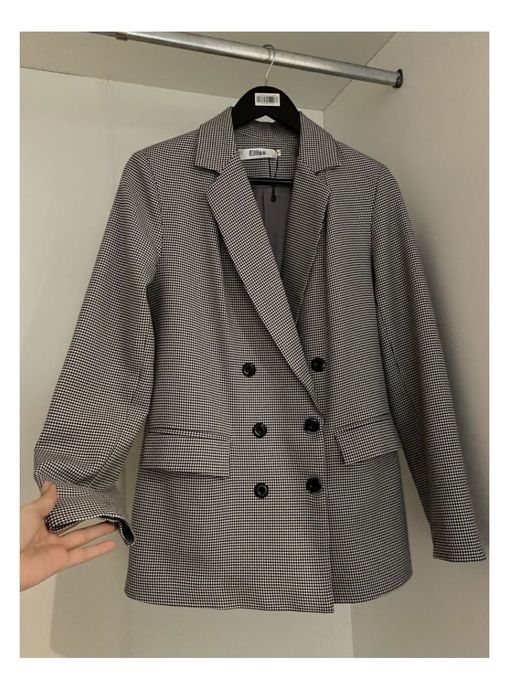 Пиджак в клетку  , Размер S , подойдет до 48 размера (включительно)