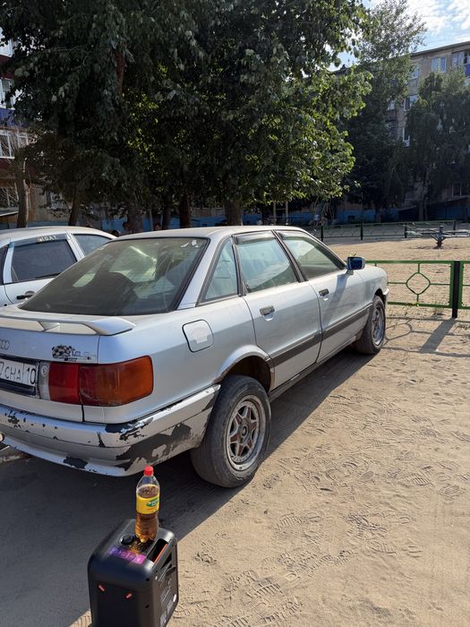 Продам срочно Ауди 80 в3