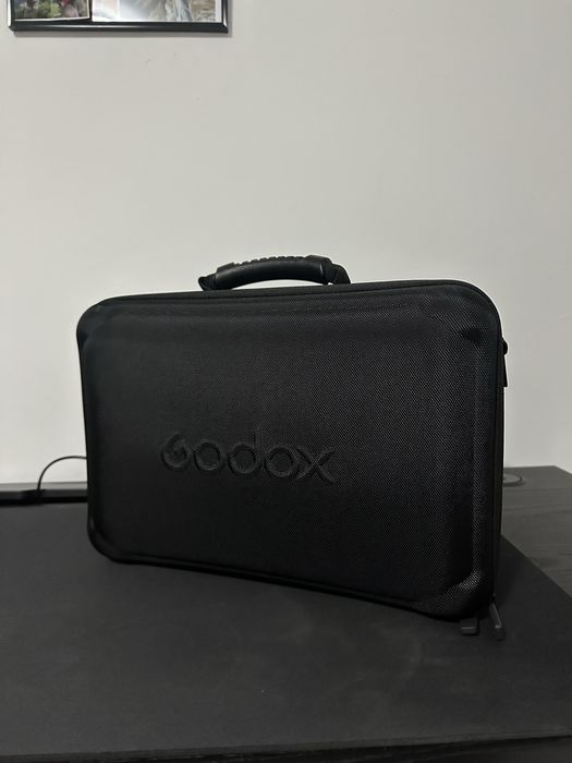 Godox AD400 Pro + Softbox AD-S85S – kit studio portabil, ca nou