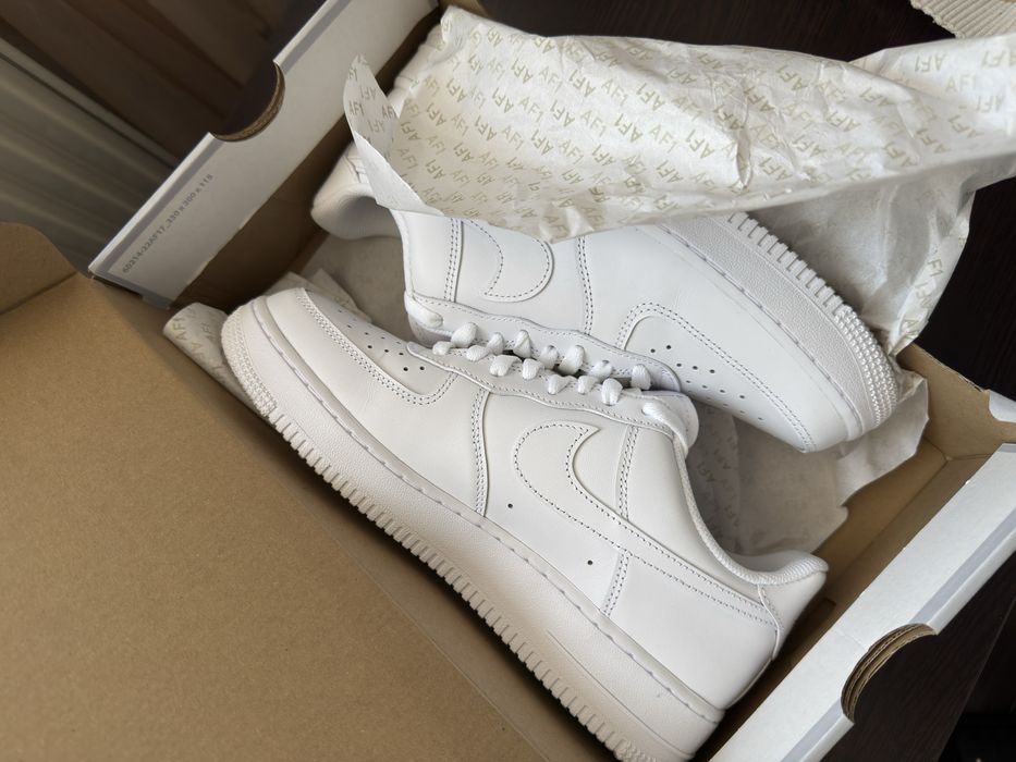 Nike air force 1 white