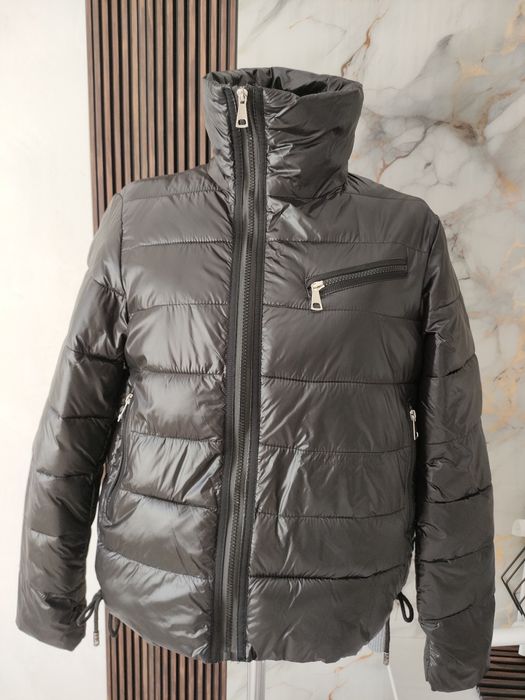 Женская куртка , весна.