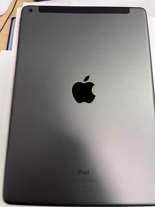 Apple iPad 8th Gen 32GB (2021) WiFi Space Gray