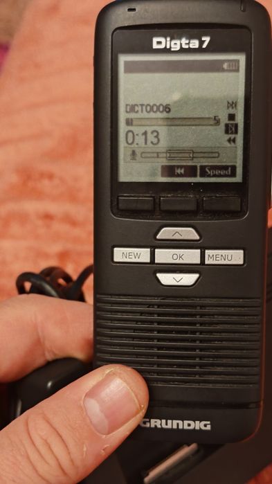 Reportofon profesional Grundig Digta 7 + stație – Made in Germany