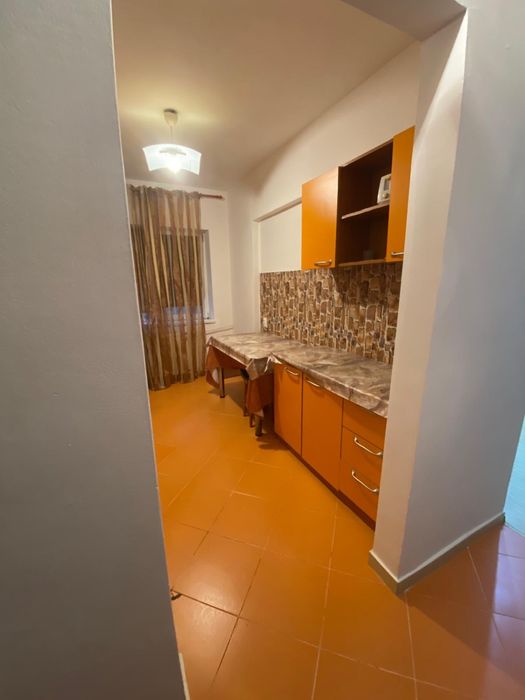 Inchiriez apartament  cu doua camere