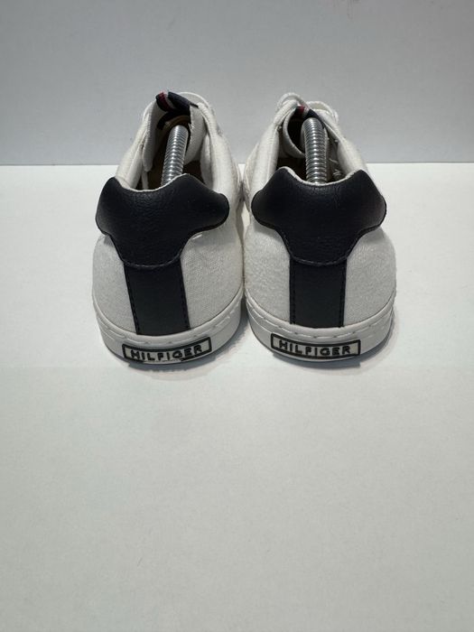 Сникърси TOMMY HILFIGER .Номер 42