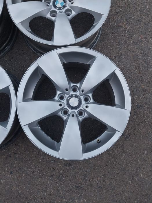 Диски R17 на BMW оригинал.