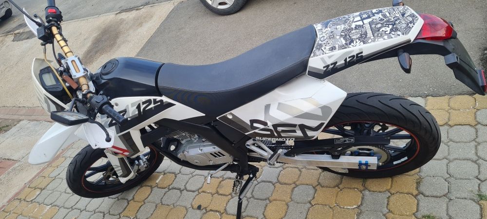 Vand motocicleta SACHCS an 2014,supermoto 125 cmc