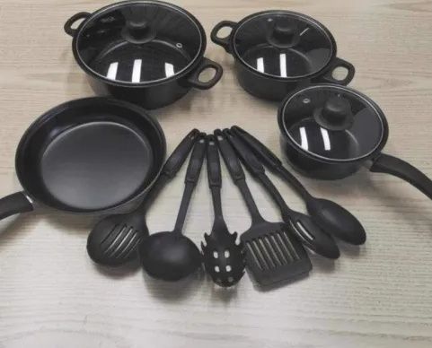 Комплект съдове за готвене ,незалепващо покритие