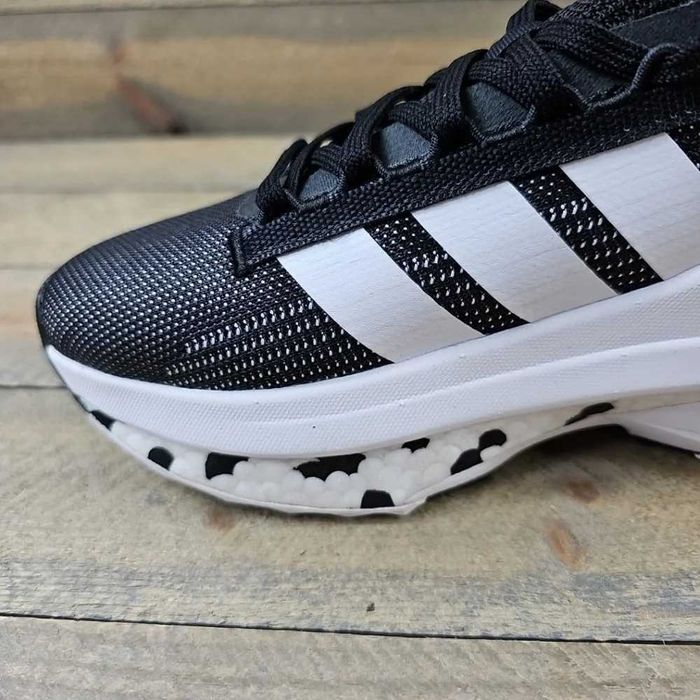 ПРОМОЦИЯТА важи до 25.05.2026 г. - НОВИ маратонки adidas Avryn X